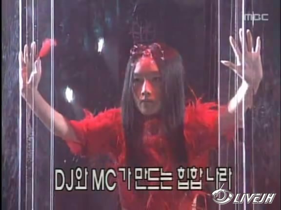 Fever MBC Music[00_01_16][20141108-225246-2].JPG