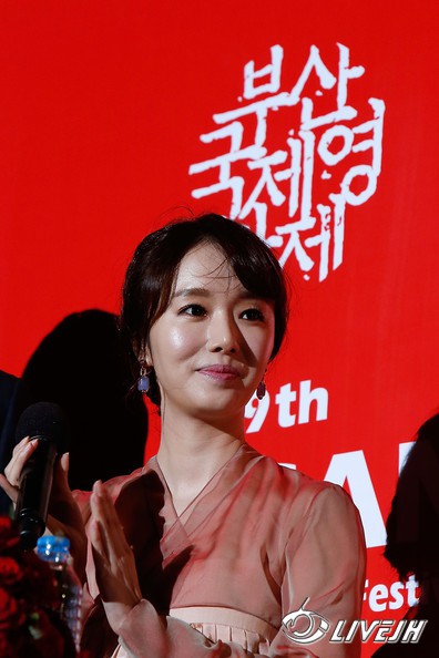 Lee Jung Hyun 19th Busan International Film O_ovdwKY0ycl.jpg
