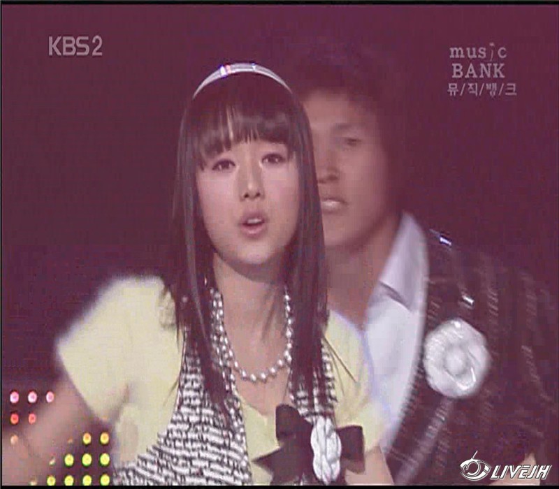 ���,�Ұ���.KBS.Music Bank.061119 (21).jpg