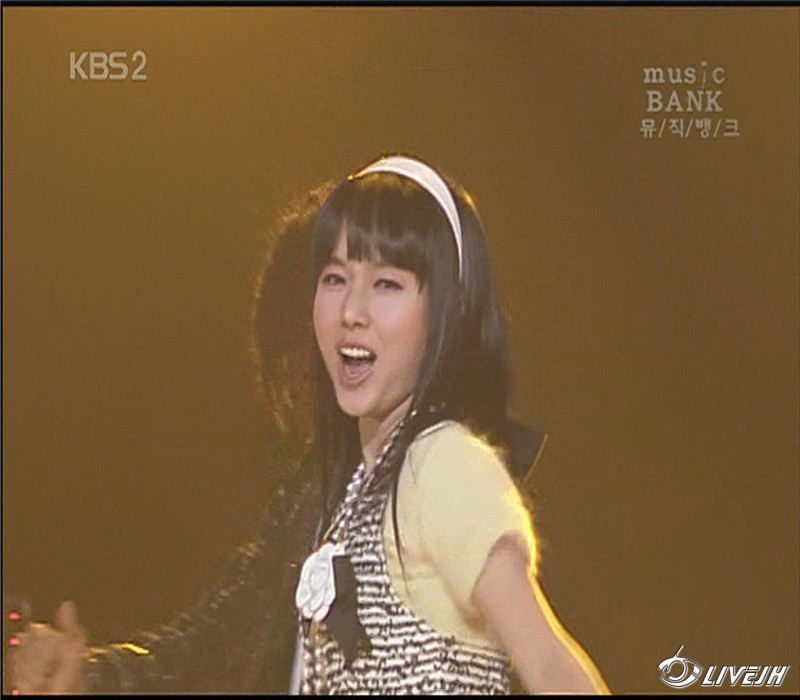 ���,�Ұ���.KBS.Music Bank.061119 (30).jpg