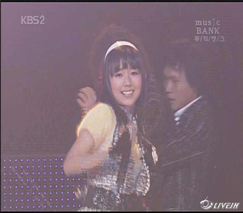 ���,�Ұ���.KBS.Music Bank.061119 (31).jpg