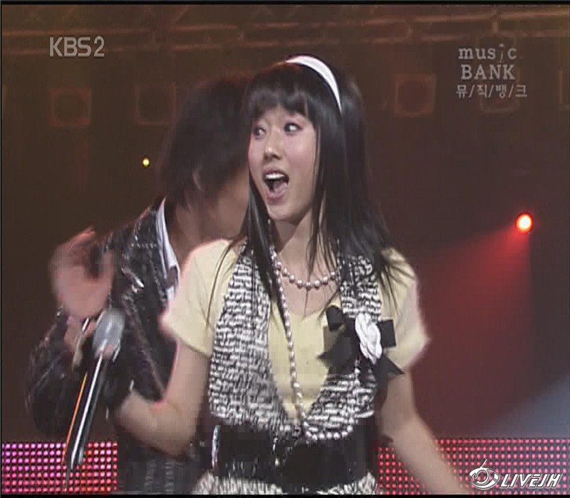 ���,�Ұ���.KBS.Music Bank.061119 (42).jpg
