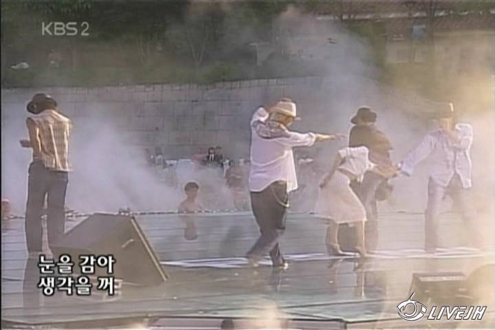 ����ѧ-KBS2  Music Bank(2004.07.30).mpg0169.jpg
