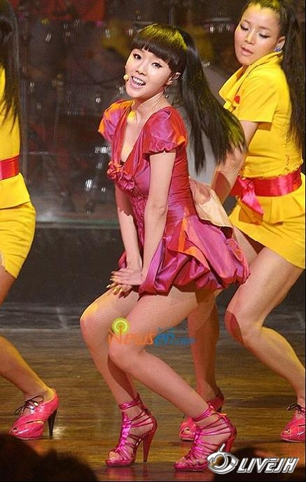 vogue it girl (1).jpg